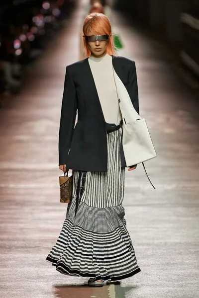 Look 38